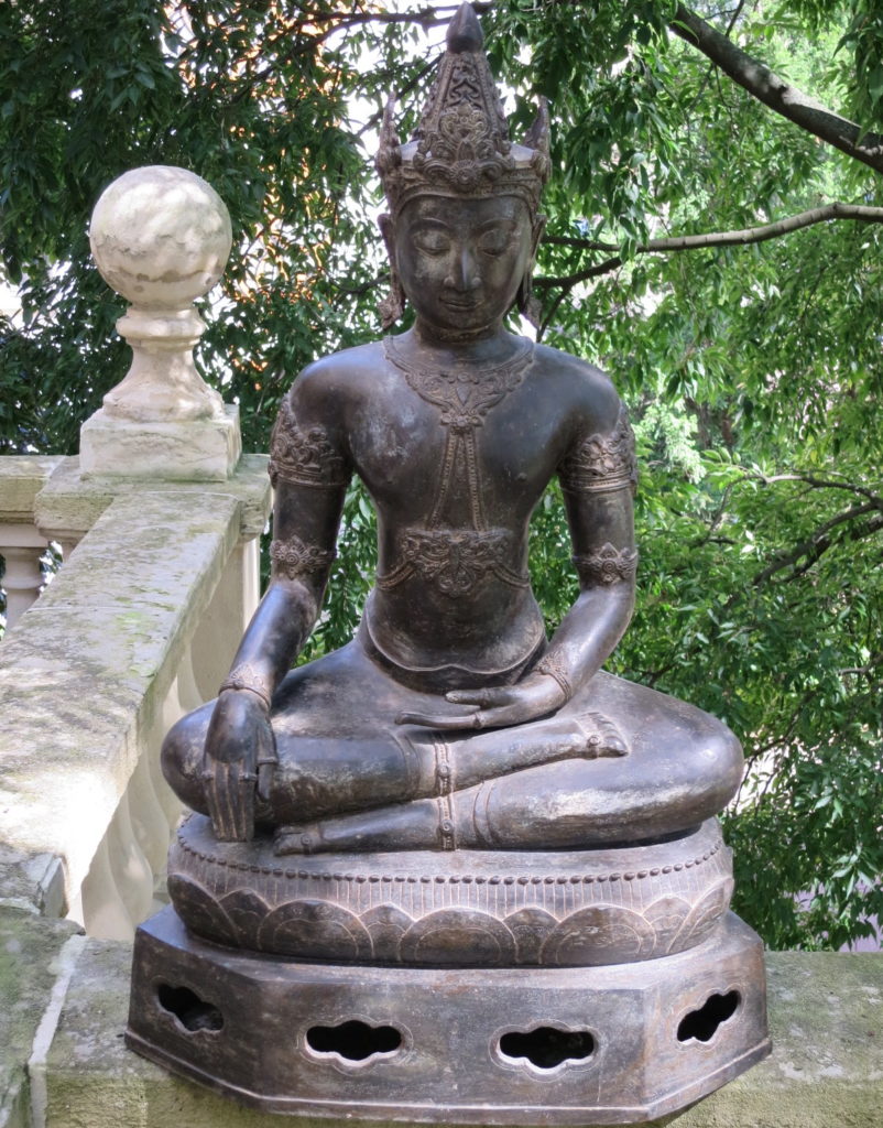 Bouddha en bhumiparçamudra. Thailande 16éme siècle